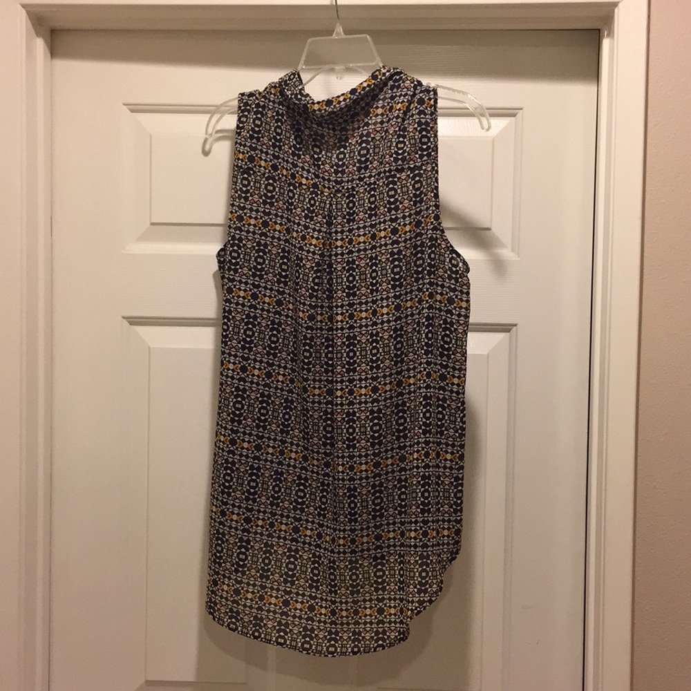 Geometric blouse - Picture 4 of 4